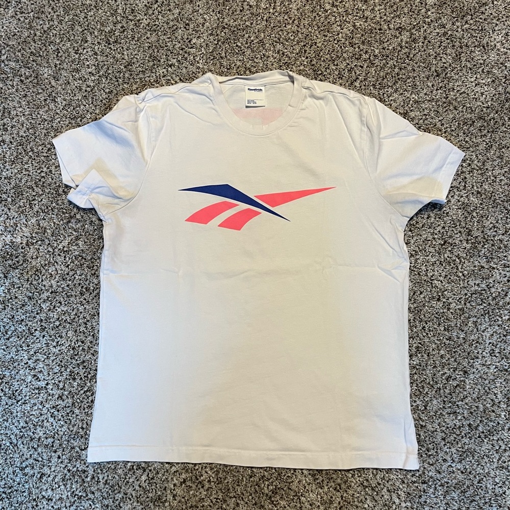 Reebok short sleeve shirt